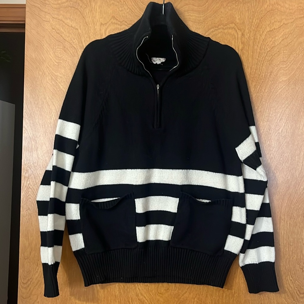Hem and Thread Quarter Zip Sweater. Black and White. Large.